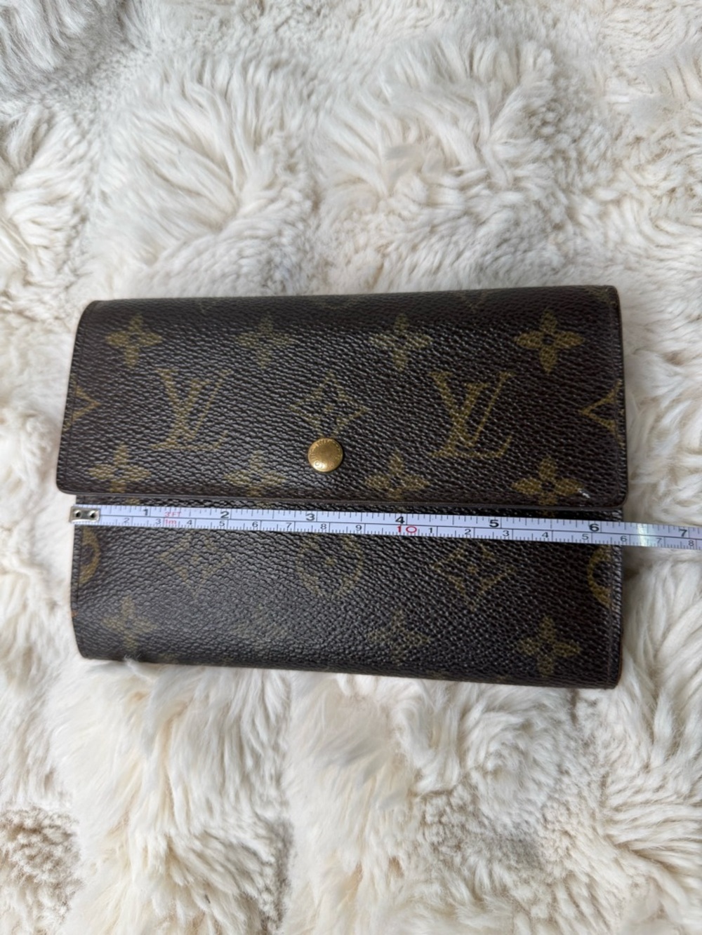 Louis Vuitton Monogram Alexandra Trifold Wallet. - Picture 6 of 15